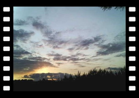 Sonnenuntergang und ziehende Wolken am Funkmessturm Glienick